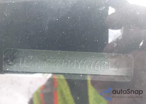 2004 Lincoln Town Car Ultimate z USA, uszkodzony, nr VIN 1LNHM83W44Y676816